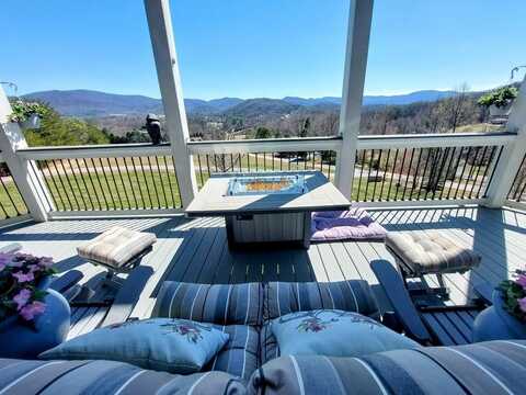 93 Town Creek Overlook, Blairsville, GA 30512