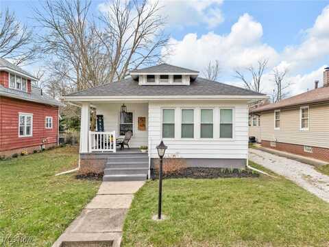 1156 Parkside Drive, Alliance, OH 44601