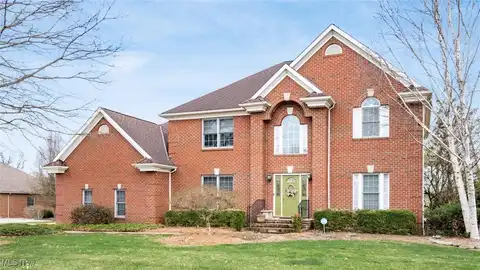 3168 Maple Creek Drive, Zanesville, OH 43701