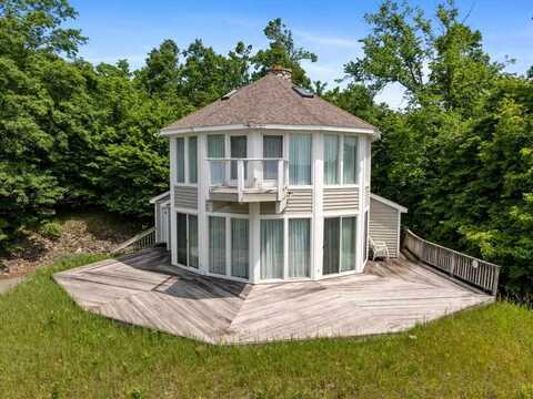 1323 Charlevoix, Boyne City, MI 49712