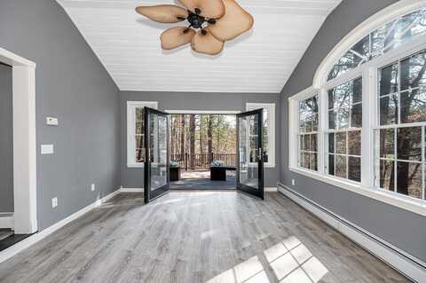 17 Autumn Street, Windham, NH 03087