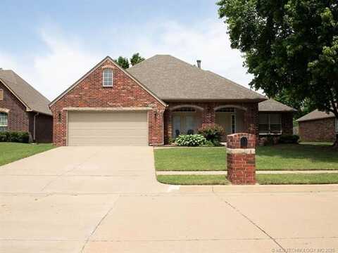 6424 E Forest Ridge Boulevard, Broken Arrow, OK 74014