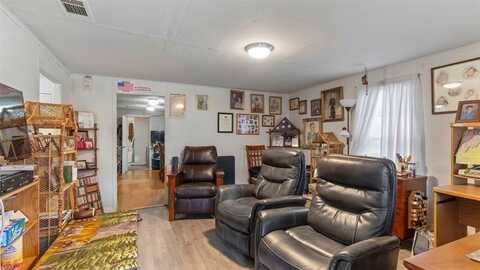 917 S Main Street, Farmersville, TX 75442