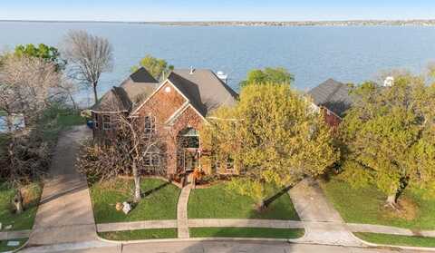 8809 Creekside Drive, Rowlett, TX 75089