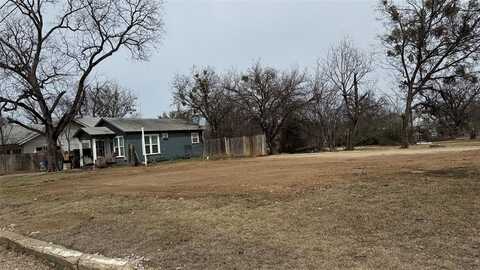 1625 Brady Avenue, Brownwood, TX 76801
