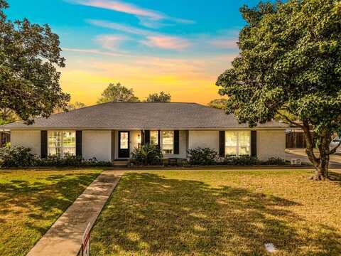 146 Village Estates Drive, Highland Village, TX 75077