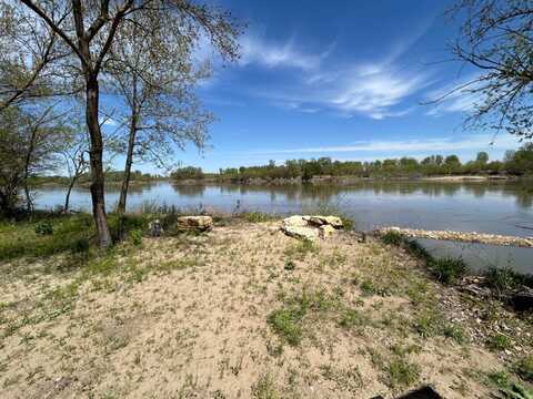 000 Valencia Rd, Wathena, KS 66090