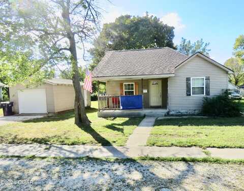 720 N Oak Street, Webb City, MO 64870