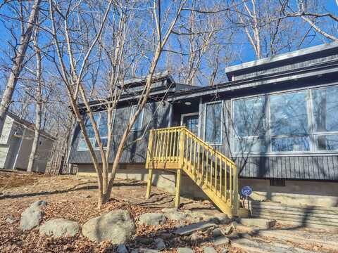 284 Manchester Drive, Bushkill, PA 18324