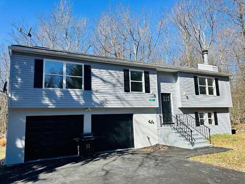 959 Country Place Dr Drive, Tobyhanna, PA 18466
