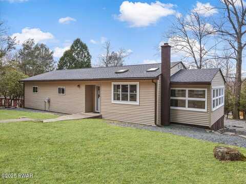 111 N Redwood Drive, Greentown, PA 18426