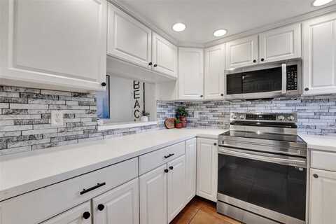 6570 Royal Palm Blvd, Margate, FL 33063