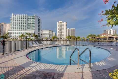 2881 NE 32nd St, Fort Lauderdale, FL 33306
