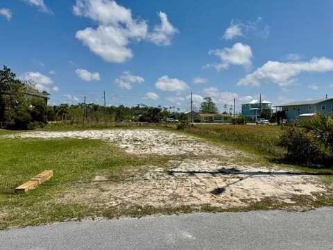 126 Pine St, Mexico Beach, FL 32456