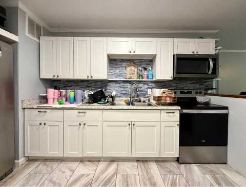 111 Kahului Beach Rd, Kahului, HI 96732