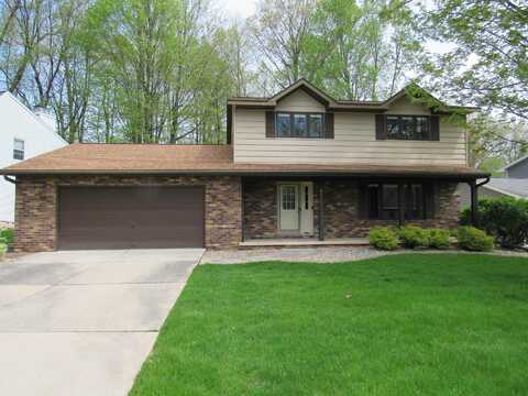 2426 IRONWOOD Drive, GREEN BAY, WI 54304