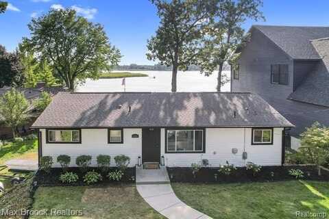 2918 WOODBINE Drive, Waterford, MI 48328
