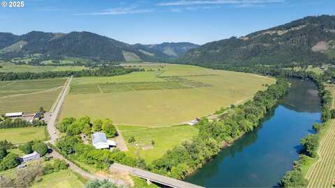 687 HUBBARD CREEK RD, Umpqua, OR 97486
