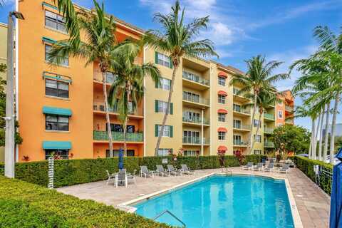 1620 Presidential Way, West Palm Beach, FL 33401