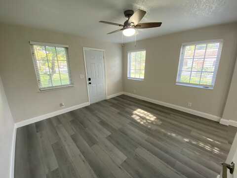 11 N Lakeside Drive, Lake Worth, FL 33460
