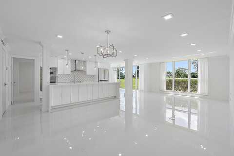 5390 Woodland Lakes Drive, Palm Beach Gardens, FL 33418