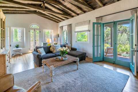 2328 State Street, SANTA BARBARA, CA 93101