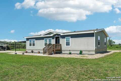 923 Anderson St, Seguin, TX 78155