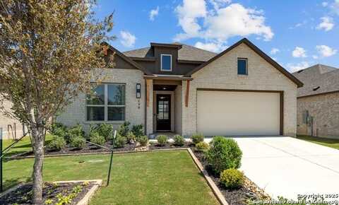 138 Red Oak, Castroville, TX 78009