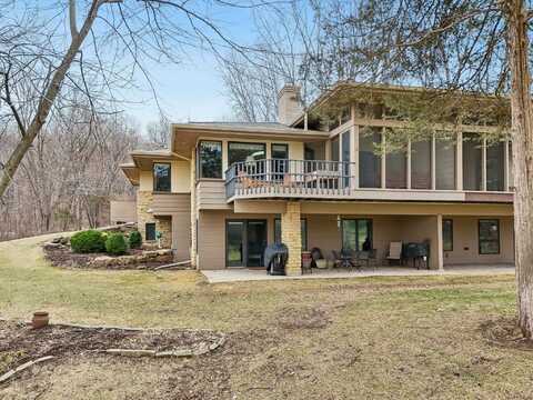 106 Aspen Glen Drive, Spring Green, WI 53588