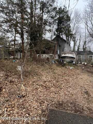 83 Maguire Avenue, Staten Island, NY 10309
