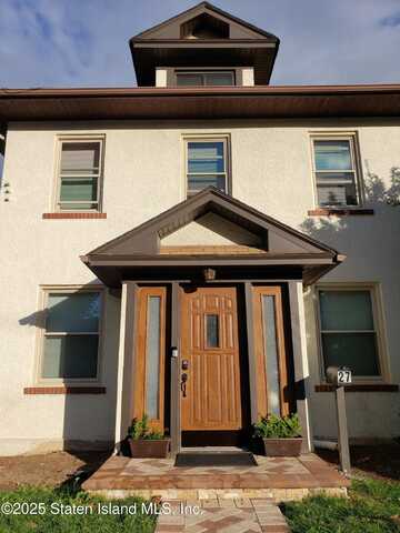 27 Tompkins Circle, Staten Island, NY 10301