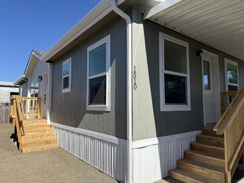 1510 Agape Way, Grants Pass, OR 97527