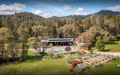 818 Slagle Creek Road, Grants Pass, OR 97527