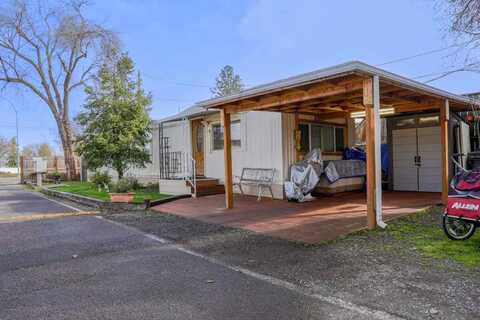 833 W Jackson Street, Medford, OR 97501