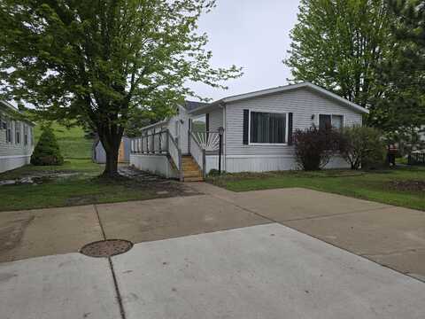 39268 Pueblo Dr, Romulus, MI 48174
