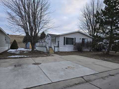 39268 Pueblo Dr, Romulus, MI 48174