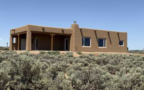 12 Eva Rd, Ranchos de Taos, NM 87557