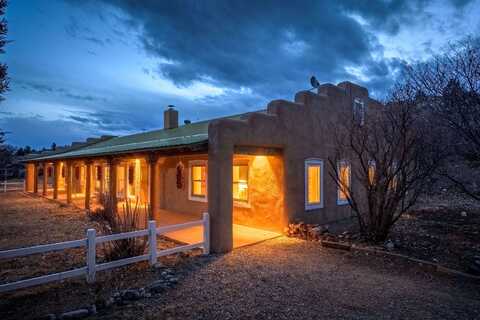 8 Painter Road, El Prado, NM 87529