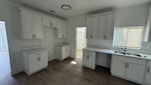6844 Harvest Avenue, Goshen, CA 93227