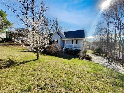 302 Red Bud Lane, Thomasville, NC 27360