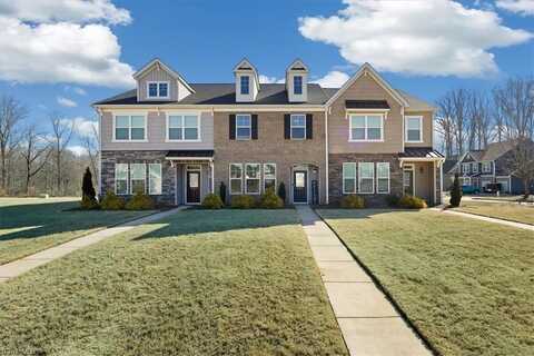 5821 Crestlawn Court, Pfafftown, NC 27040