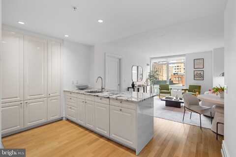 130 S 18TH STREET, PHILADELPHIA, PA 19103