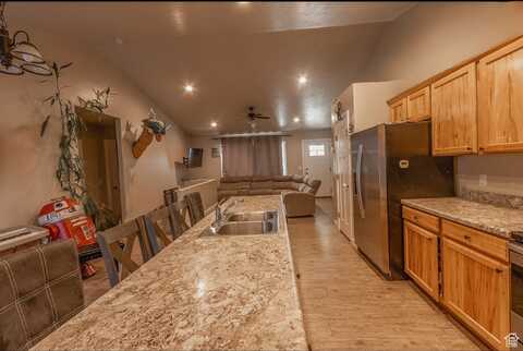 660 E 400 N, Spring City, UT 84662