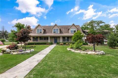 201 NW 7th ST, Bentonville, AR 72712