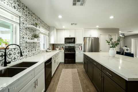 8115 E CYPRESS Street, Scottsdale, AZ 85257