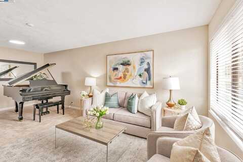 215 Galano Plz, Union City, CA 94587