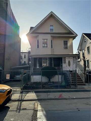 420 Stratford Road, Brooklyn, NY 11218