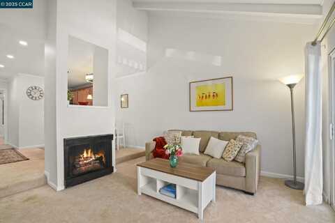 2562 Walnut Blvd, Walnut Creek, CA 94596