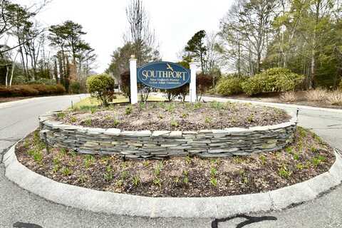 80 Pine Hill Blvd, Mashpee, MA 02649