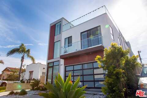 3129 Helms Ave, Los Angeles, CA 90034